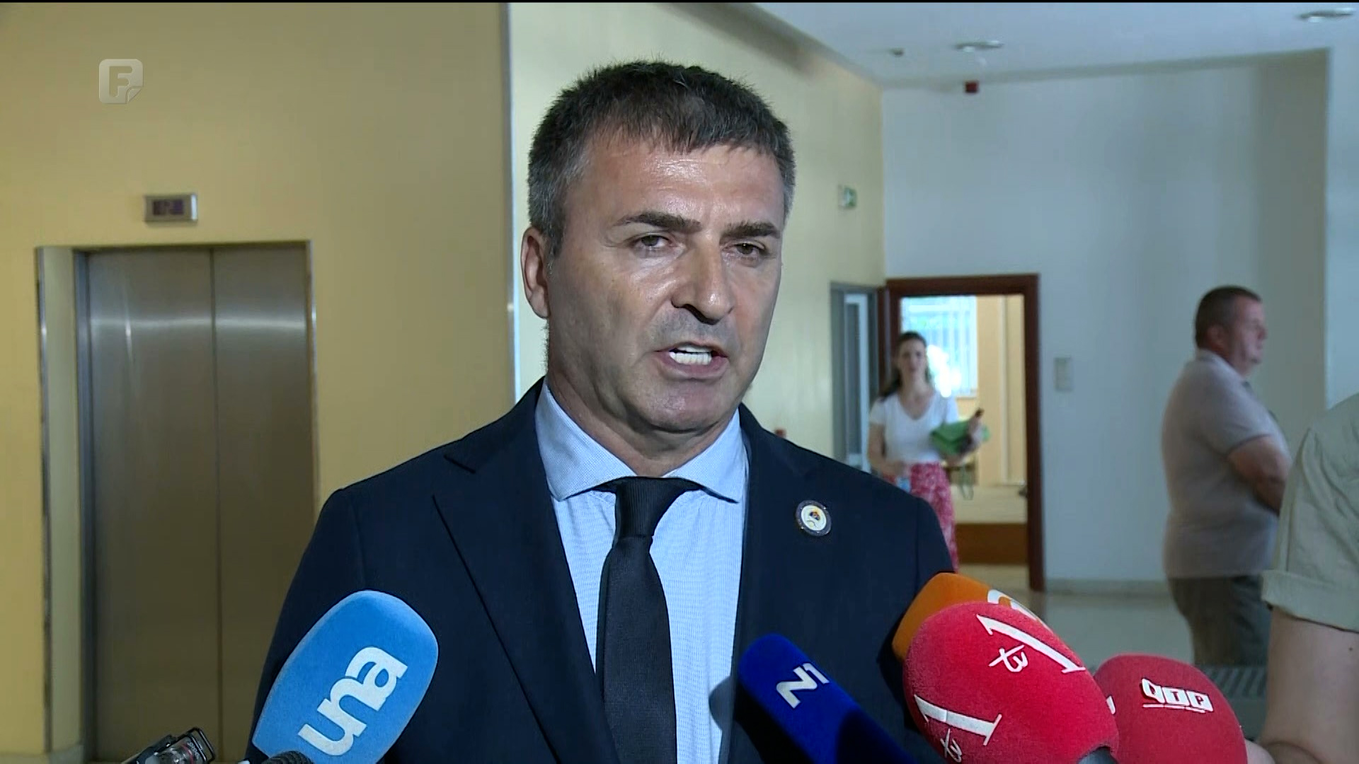 O kašnjenju plata i štednji ništa, državnim tužiocima poruka